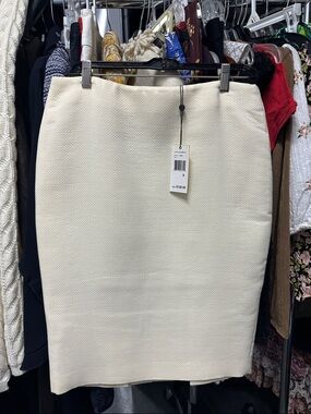 Women's Cream Textured Pencil Skirt Leon Max - collection